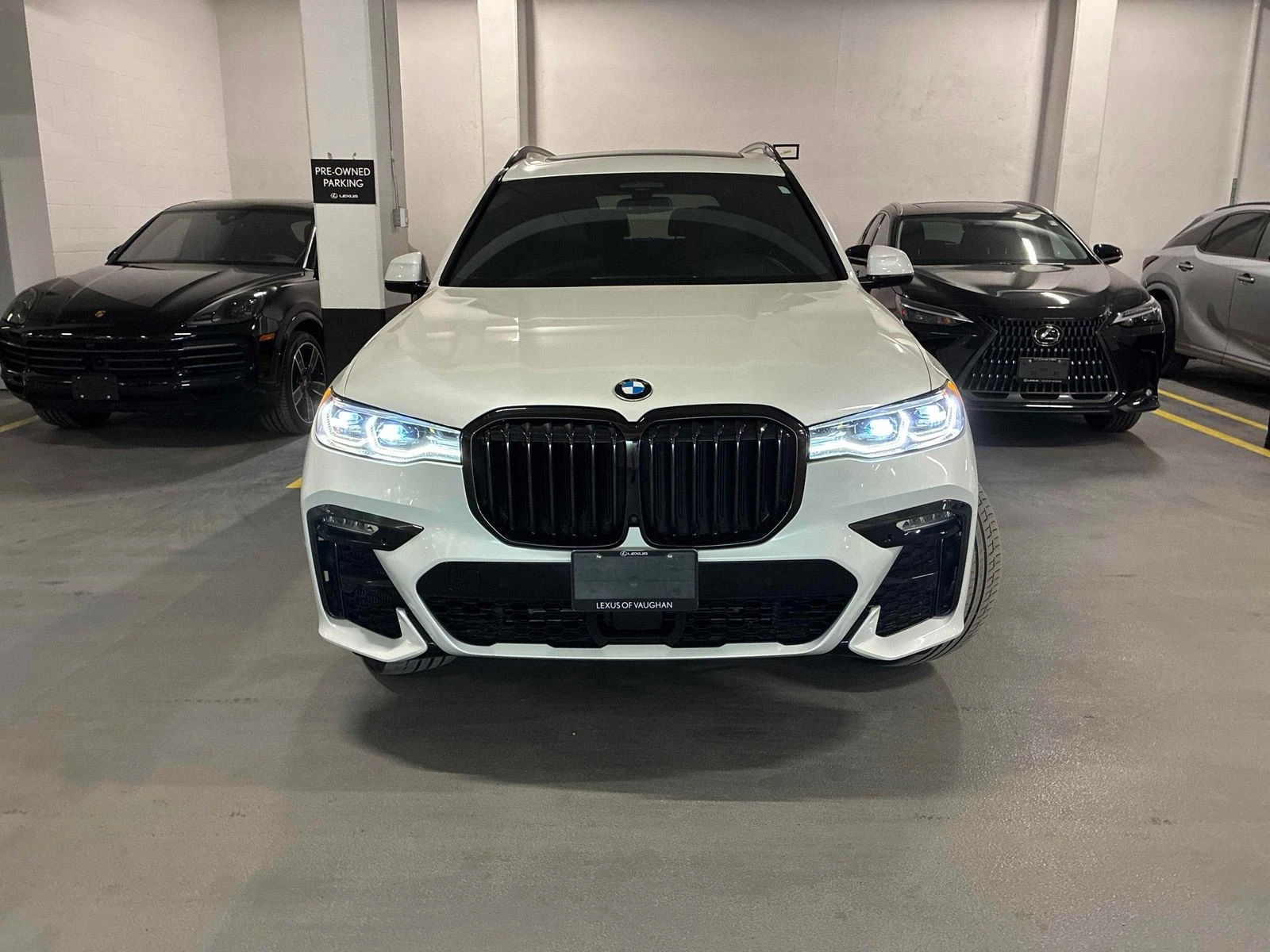 BMW X7 40I С РЕГИСТРАЦИЯ & АВТО КРЕДИТ, снимка 2 - Автомобили и джипове - 54060779