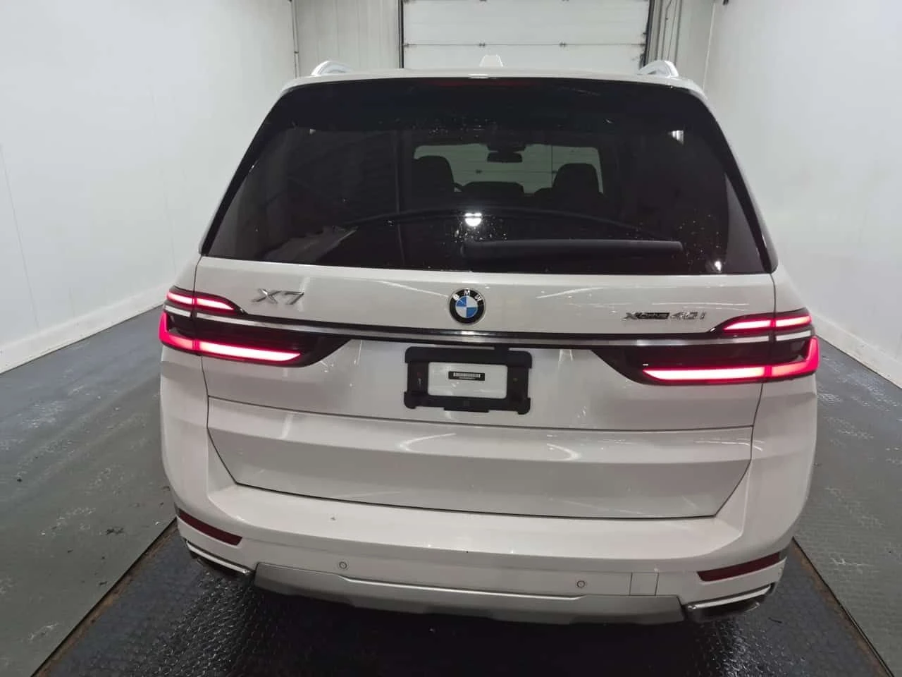 BMW X7 * XDRIVE40I * PANO * H/K * ОБДУХВАНЕ * , снимка 17 - Автомобили и джипове - 54479940