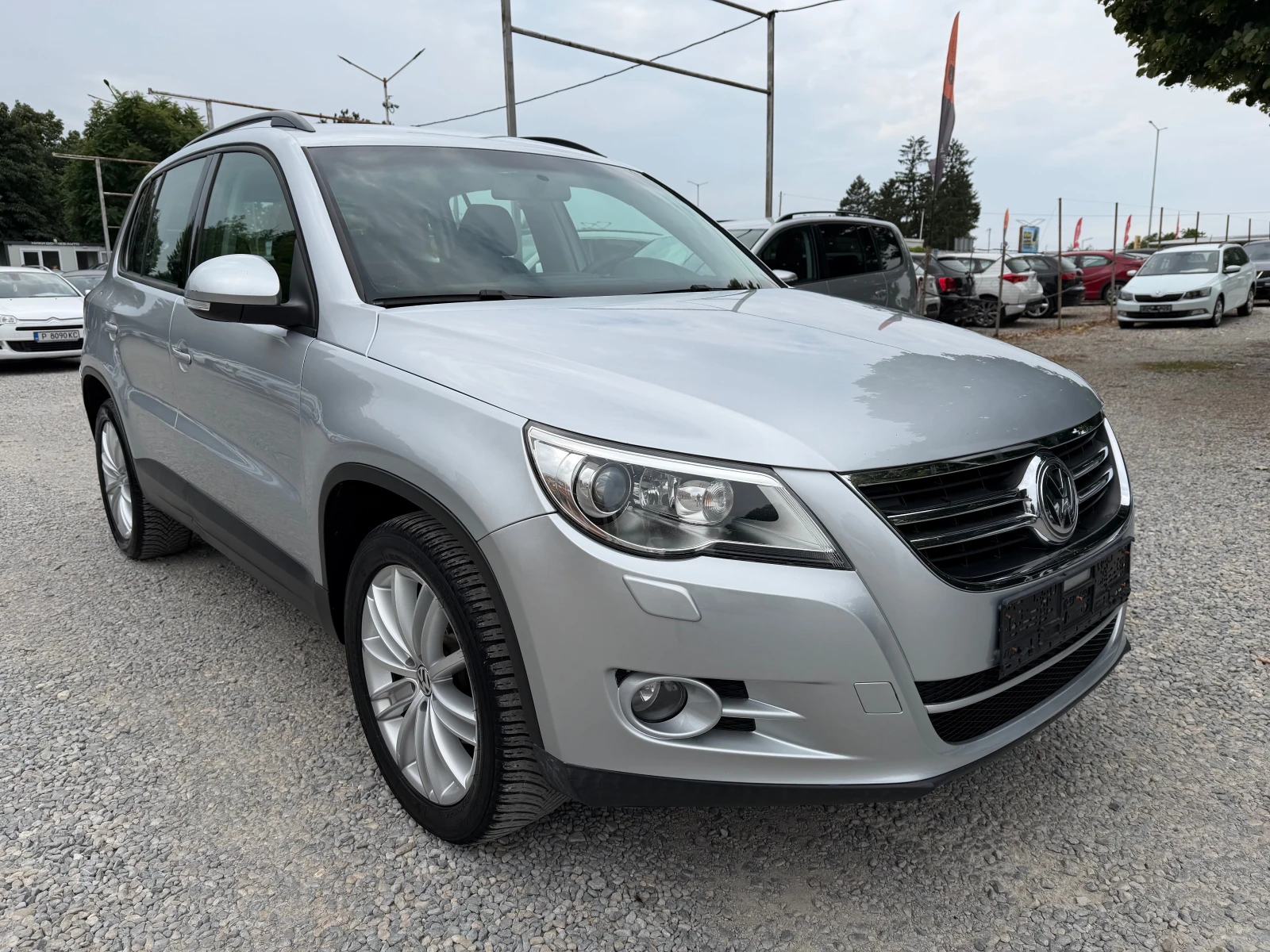 VW Tiguan 2.0TDI-140k.s-NAVI-4x4-AUTOMATIK-XENON
