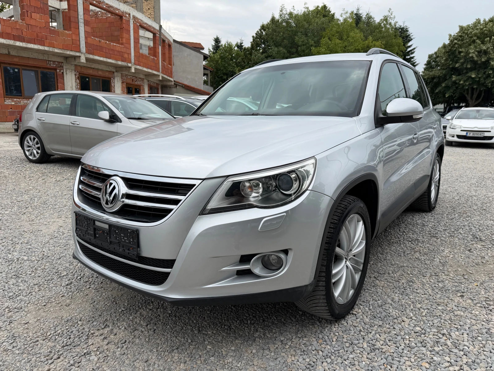 VW Tiguan 2.0TDI-140k.s-NAVI-4x4-AUTOMATIC-XENON, снимка 3 - Автомобили и джипове - 55373539