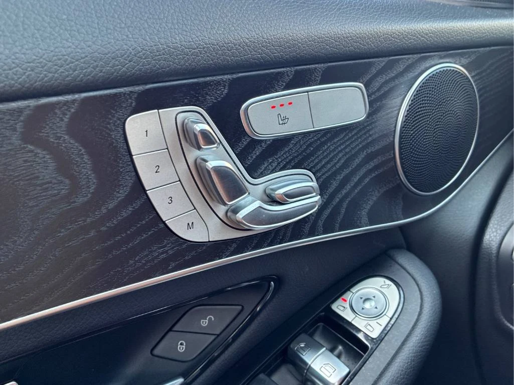 Mercedes-Benz GLC 300 * CARFAX * ОПЦИЯ ЗА ФИНАНСИРАНЕ * , снимка 11 - Автомобили и джипове - 55786216