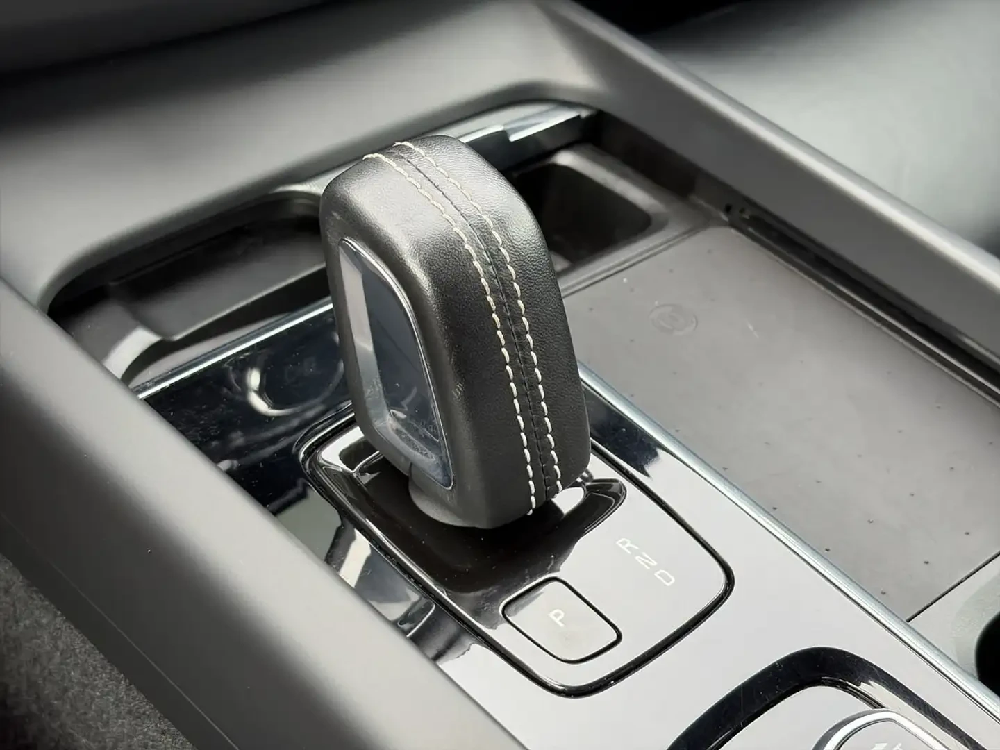 Volvo XC60 B6* R* DESIGN* HARMON* KARDON* LANE* ASSIST* ����� | Mobile.bg � ����������� 12