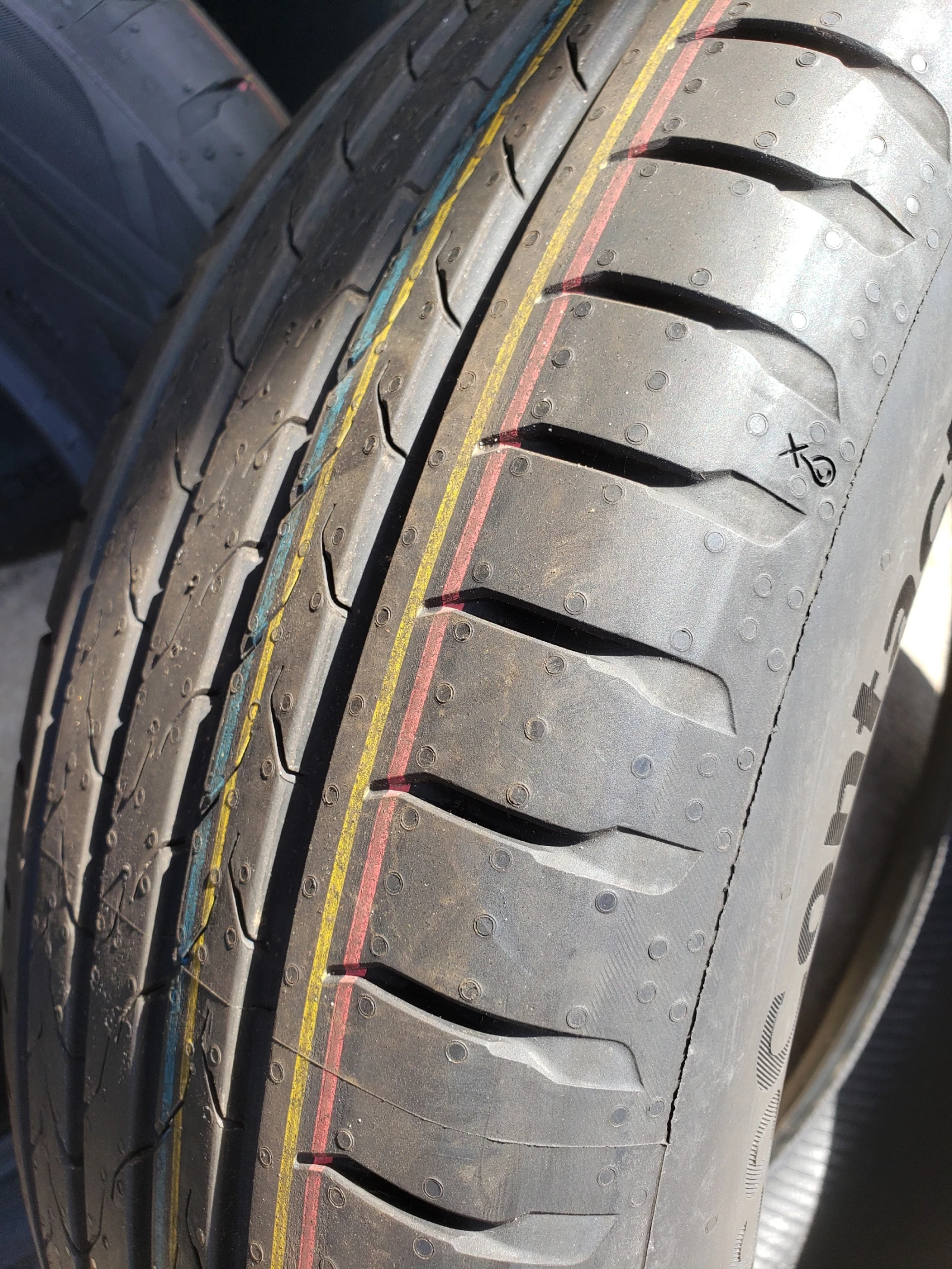 Гуми Летни 215/60R18, снимка 8 - Гуми и джанти - 56244228