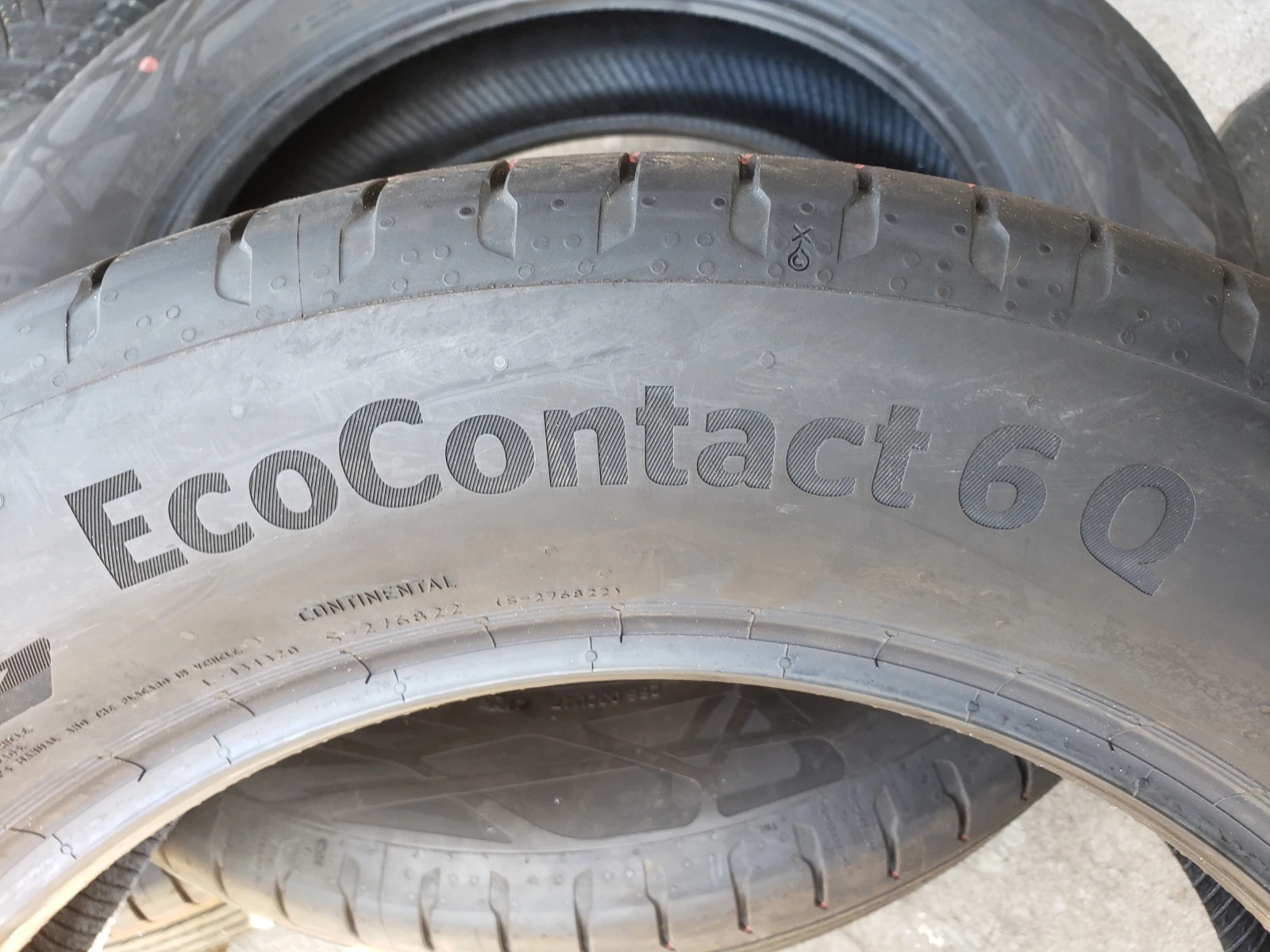 Гуми Летни 215/60R18, снимка 5 - Гуми и джанти - 56244228