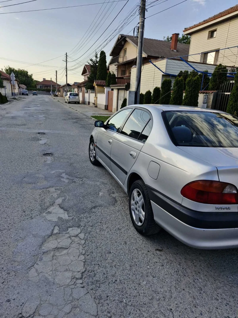 Toyota Avensis 2.0 Дизел, снимка 6 - Автомобили и джипове - 50991487