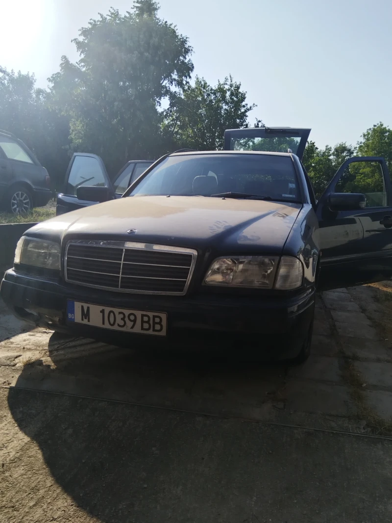 Mercedes-Benz C 220, снимка 2 - Автомобили и джипове - 52354357