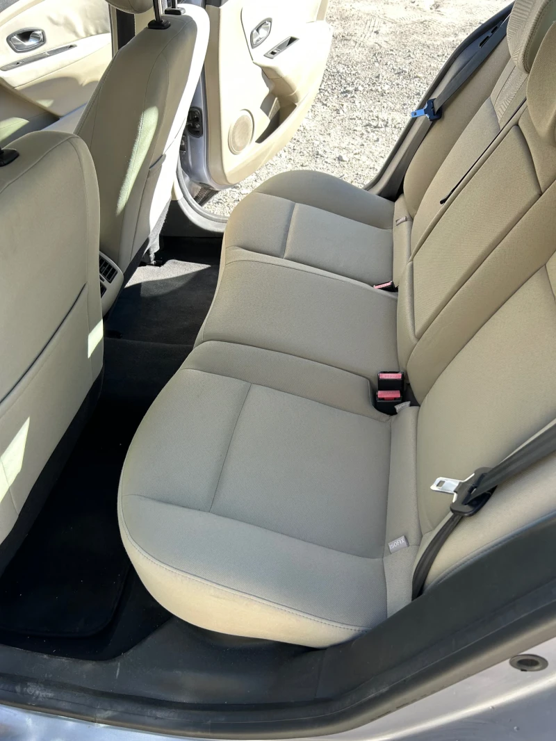 Renault Fluence 1.5 dci, снимка 9 - Автомобили и джипове - 52597888