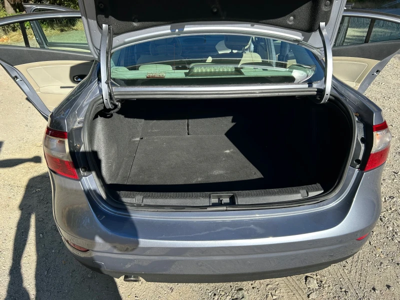 Renault Fluence 1.5 dci, снимка 11 - Автомобили и джипове - 52597888