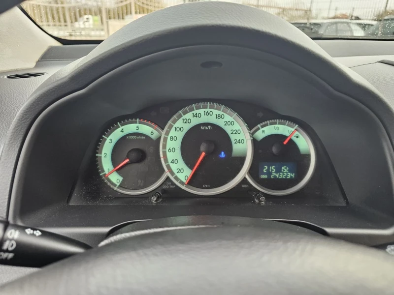 Toyota Corolla verso 2.2 D-4D/136 к.с./FACELIFT, снимка 12 - Автомобили и джипове - 52567033