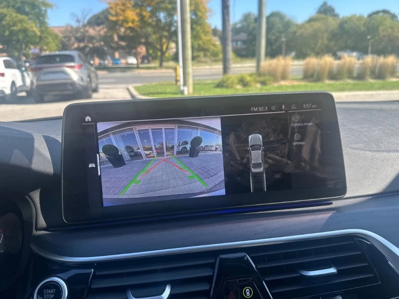 BMW 530 i* xDrive* АвтоКредит* (ЦЕНА ДО БГ), снимка 11 - Автомобили и джипове - 53264115