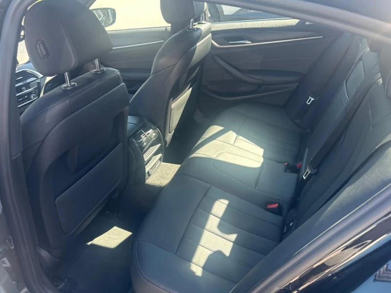 BMW 530 i* xDrive* АвтоКредит* (ЦЕНА ДО БГ), снимка 17 - Автомобили и джипове - 53264115