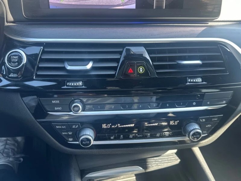 BMW 530 i* xDrive* АвтоКредит* (ЦЕНА ДО БГ), снимка 12 - Автомобили и джипове - 53264115