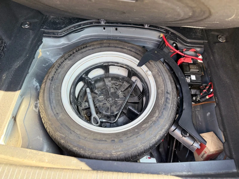 Mercedes-Benz E 220 CDI, снимка 12 - Автомобили и джипове - 53496084