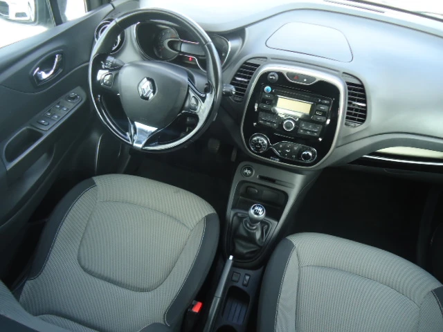 Renault Captur 1.5dci 6ck 110kc, снимка 8 - Автомобили и джипове - 48547193