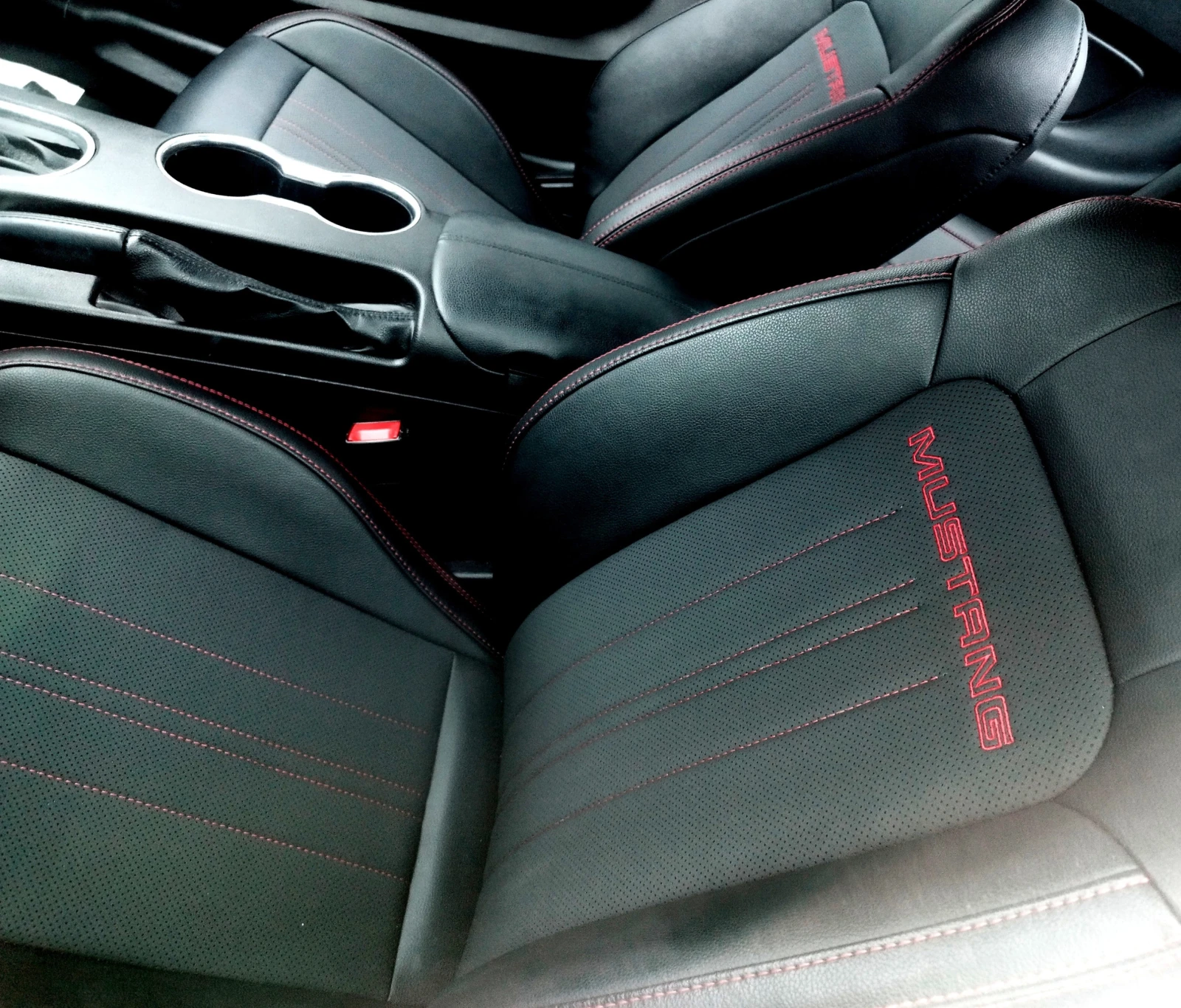 Ford Mustang модел 19г.-25г. - изображение 5
