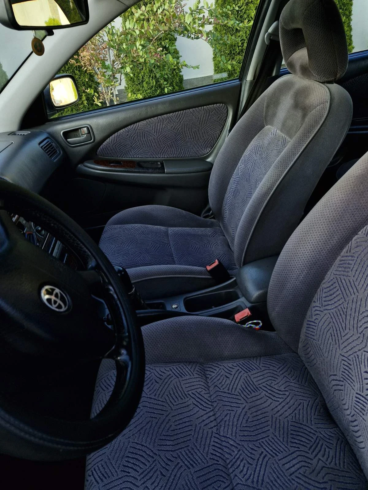 Toyota Avensis 2.0 Дизел - изображение 10
