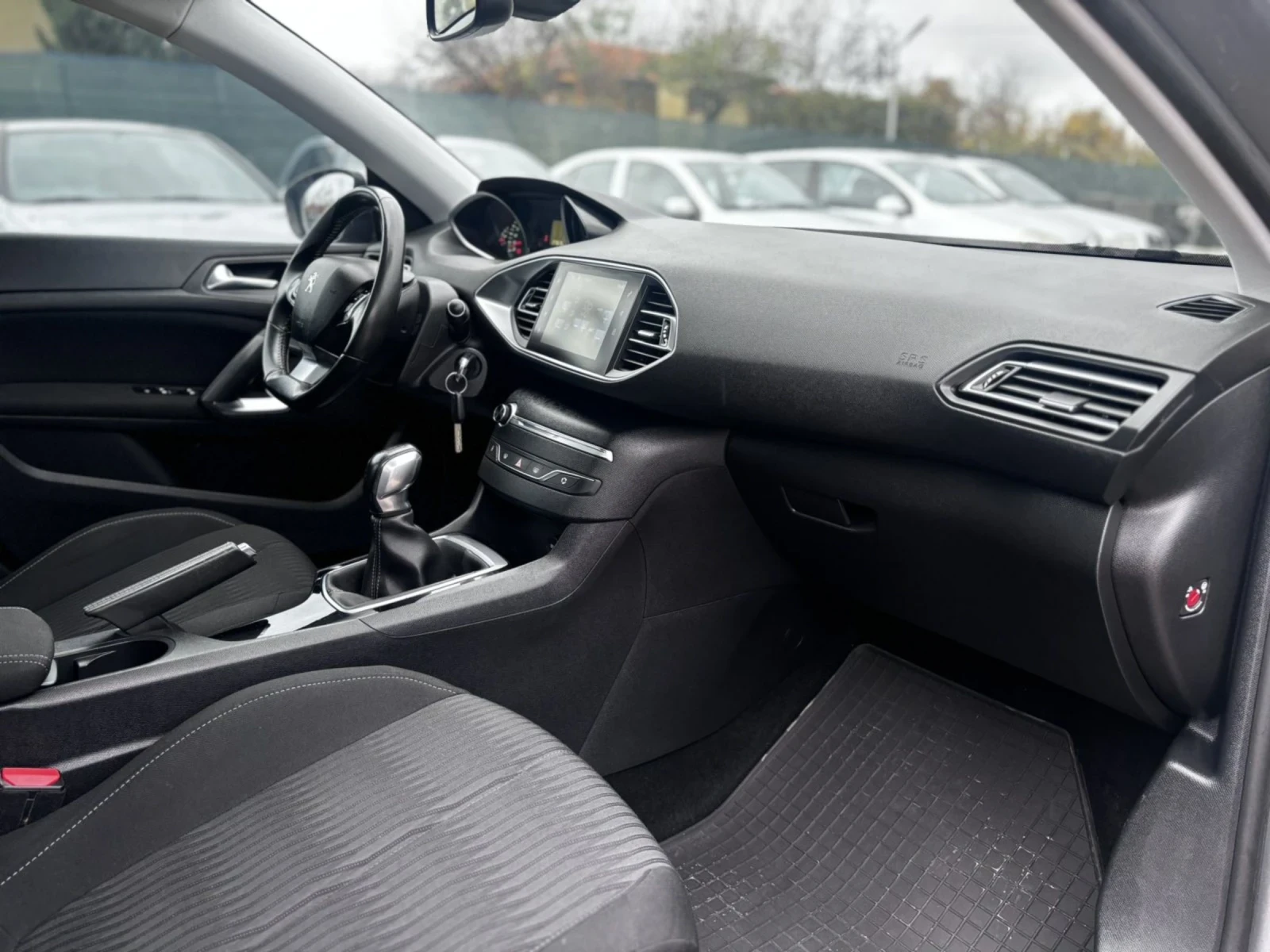 Peugeot 308 1.6~HDI~ - изображение 9