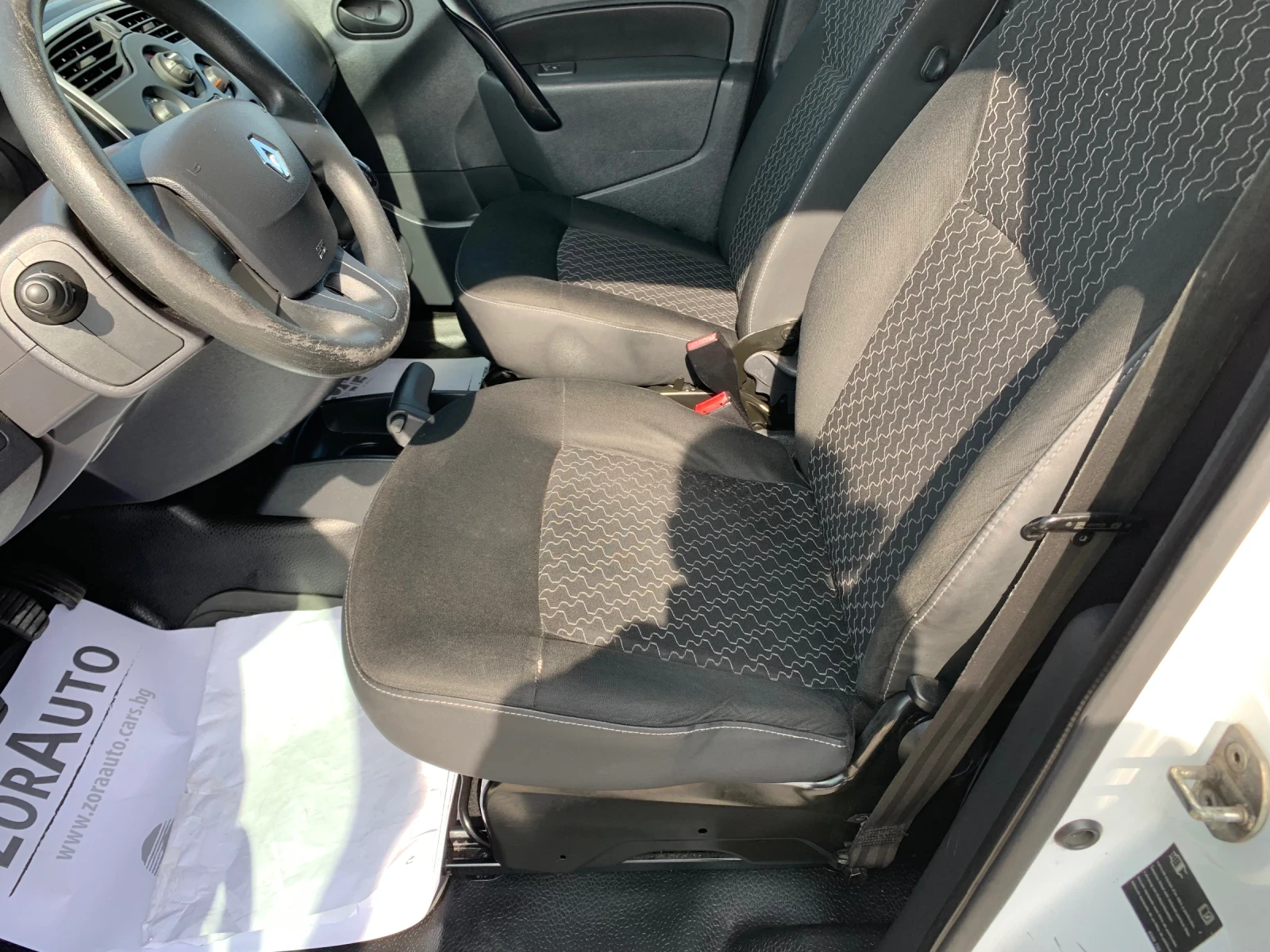 Renault Kangoo 1.5dci, снимка 9 - Автомобили и джипове - 53834149