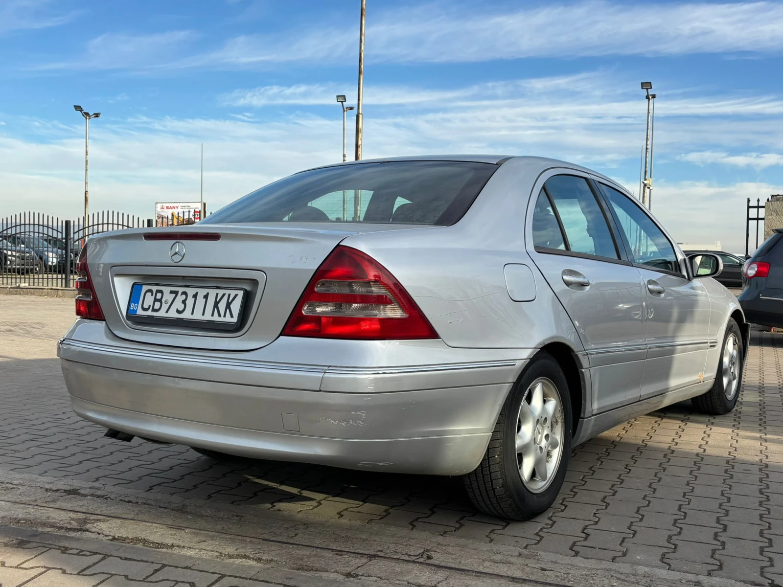 Mercedes-Benz C 220 / РЕГИСТРИРАН И ОБСЛУЖЕН /, снимка 5 - Автомобили и джипове - 53870155