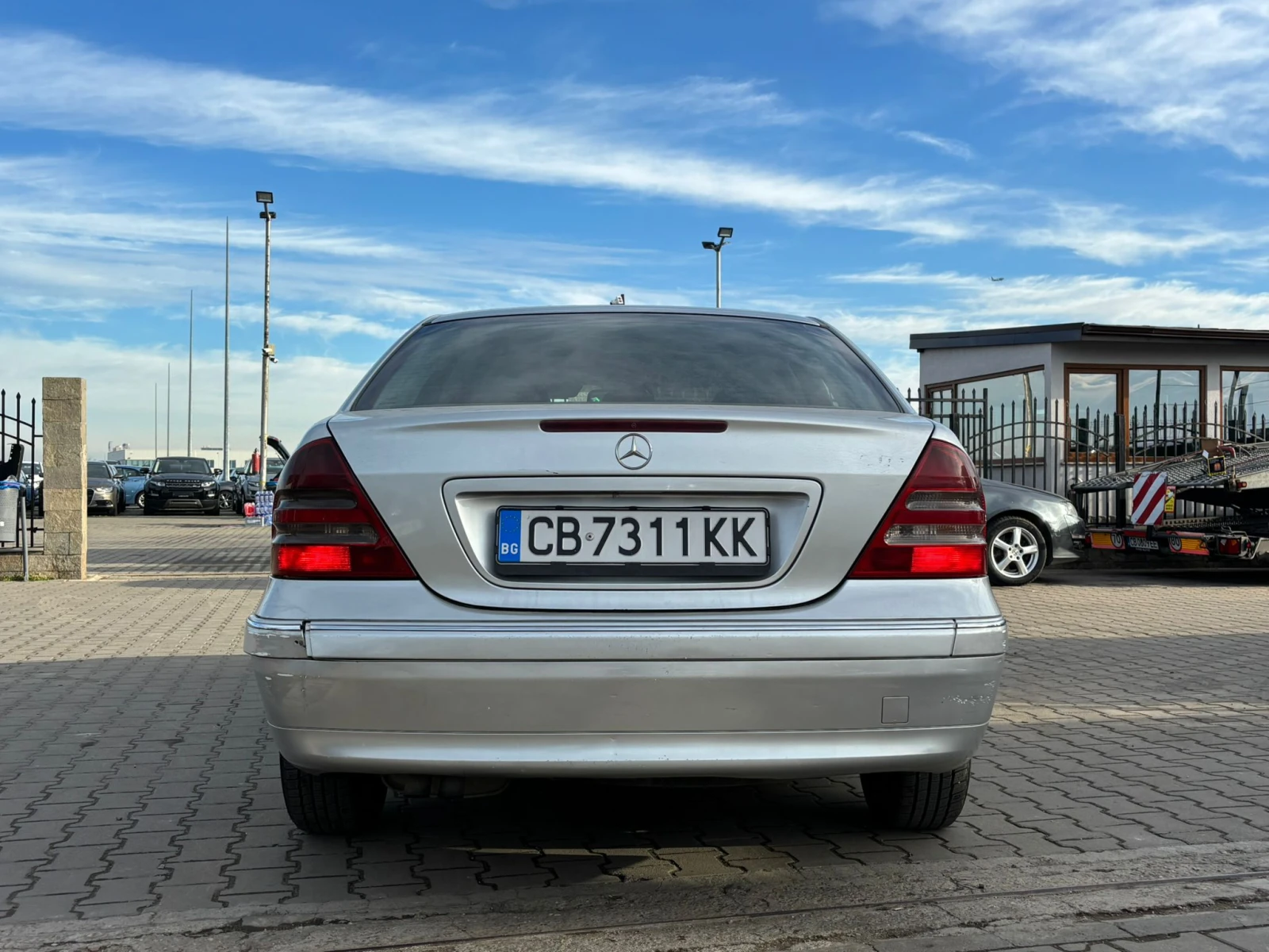 Mercedes-Benz C 220 / РЕГИСТРИРАН И ОБСЛУЖЕН /, снимка 4 - Автомобили и джипове - 53870155