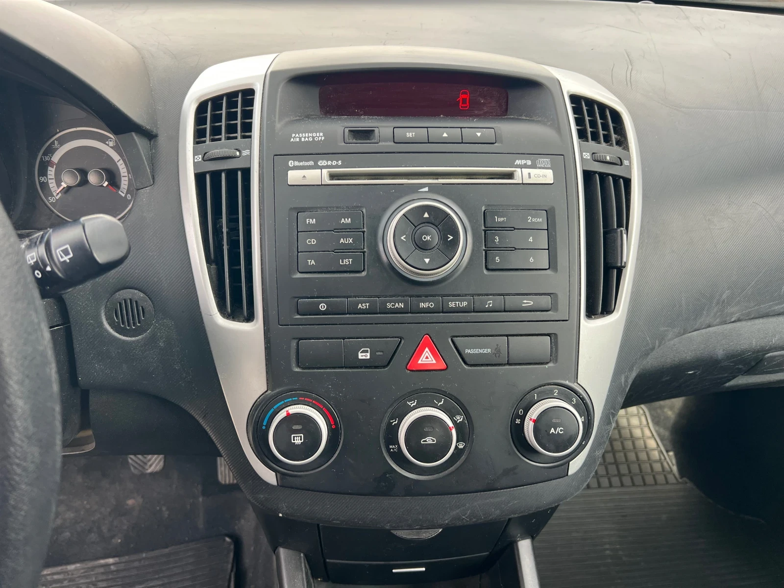 Kia Pro ceed 1.4 бензин 90коня Нов внос Австрия, снимка 12 - Автомобили и джипове - 53915524