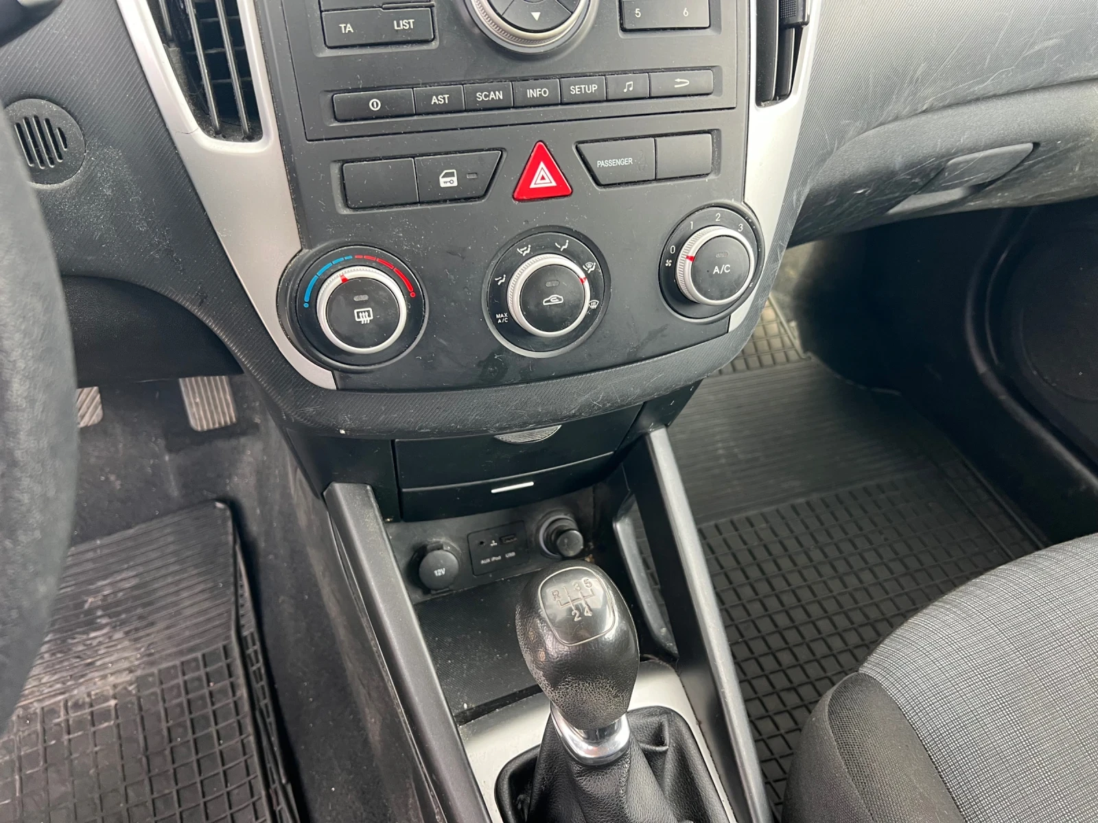 Kia Pro ceed 1.4 бензин 90коня Нов внос Австрия, снимка 13 - Автомобили и джипове - 53915524