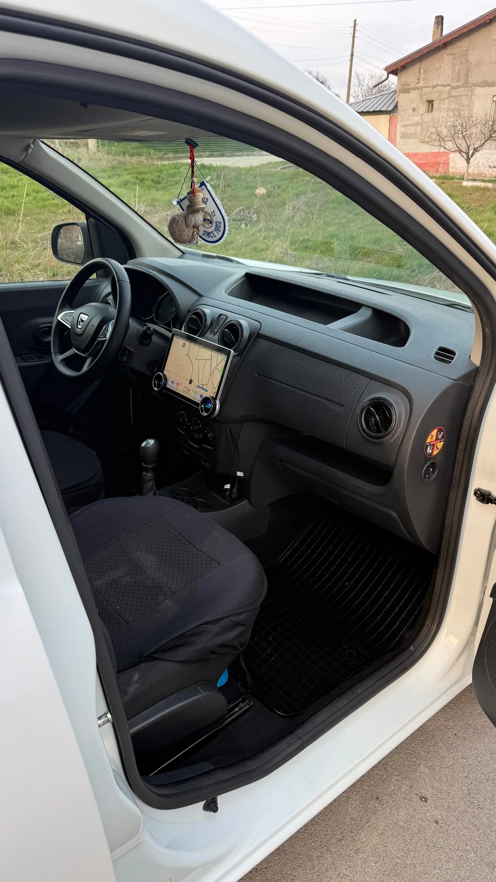 Dacia Dokker Van, снимка 9 - Автомобили и джипове - 53927834