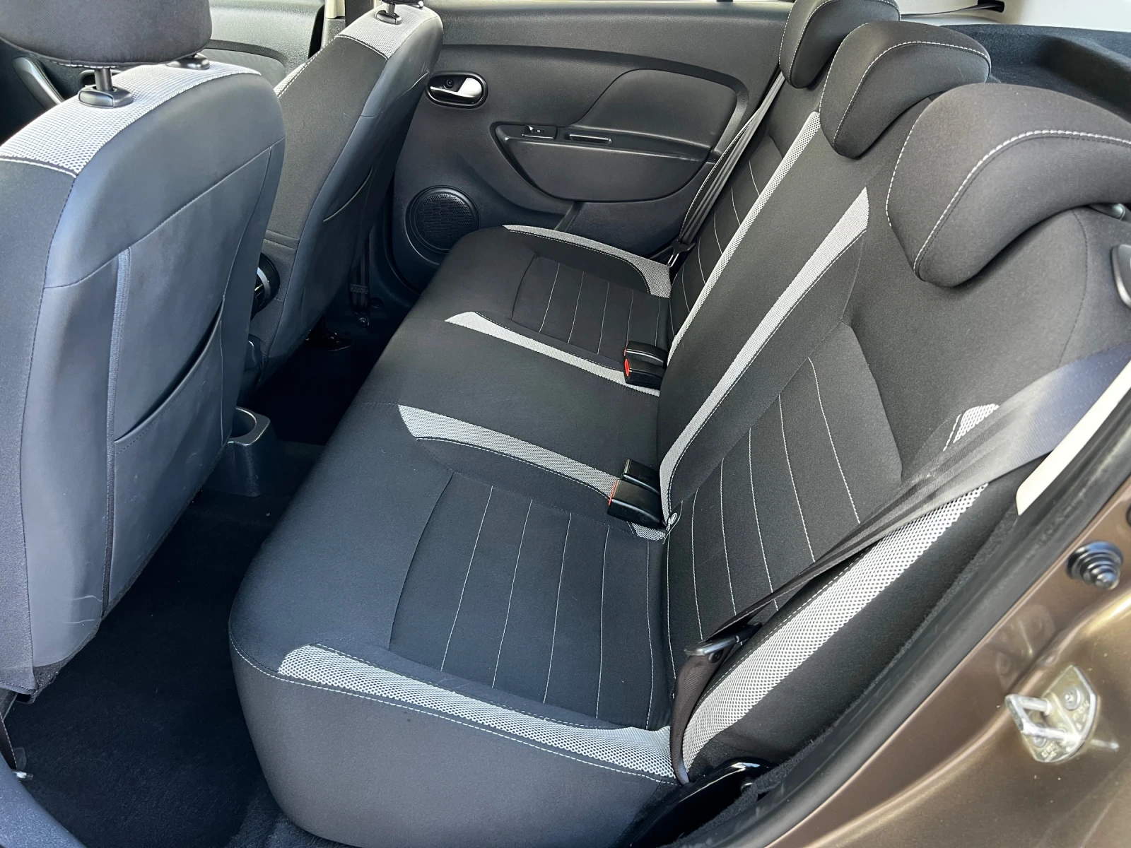 Dacia Sandero 1.5DCI-STEPWAY FACE NAVI EURO6 KTEO АВТОПИЛОТ LED, снимка 8 - Автомобили и джипове - 53943358