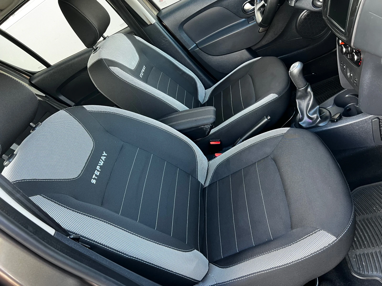 Dacia Sandero 1.5DCI-STEPWAY FACE NAVI EURO6 KTEO АВТОПИЛОТ LED, снимка 11 - Автомобили и джипове - 53943358