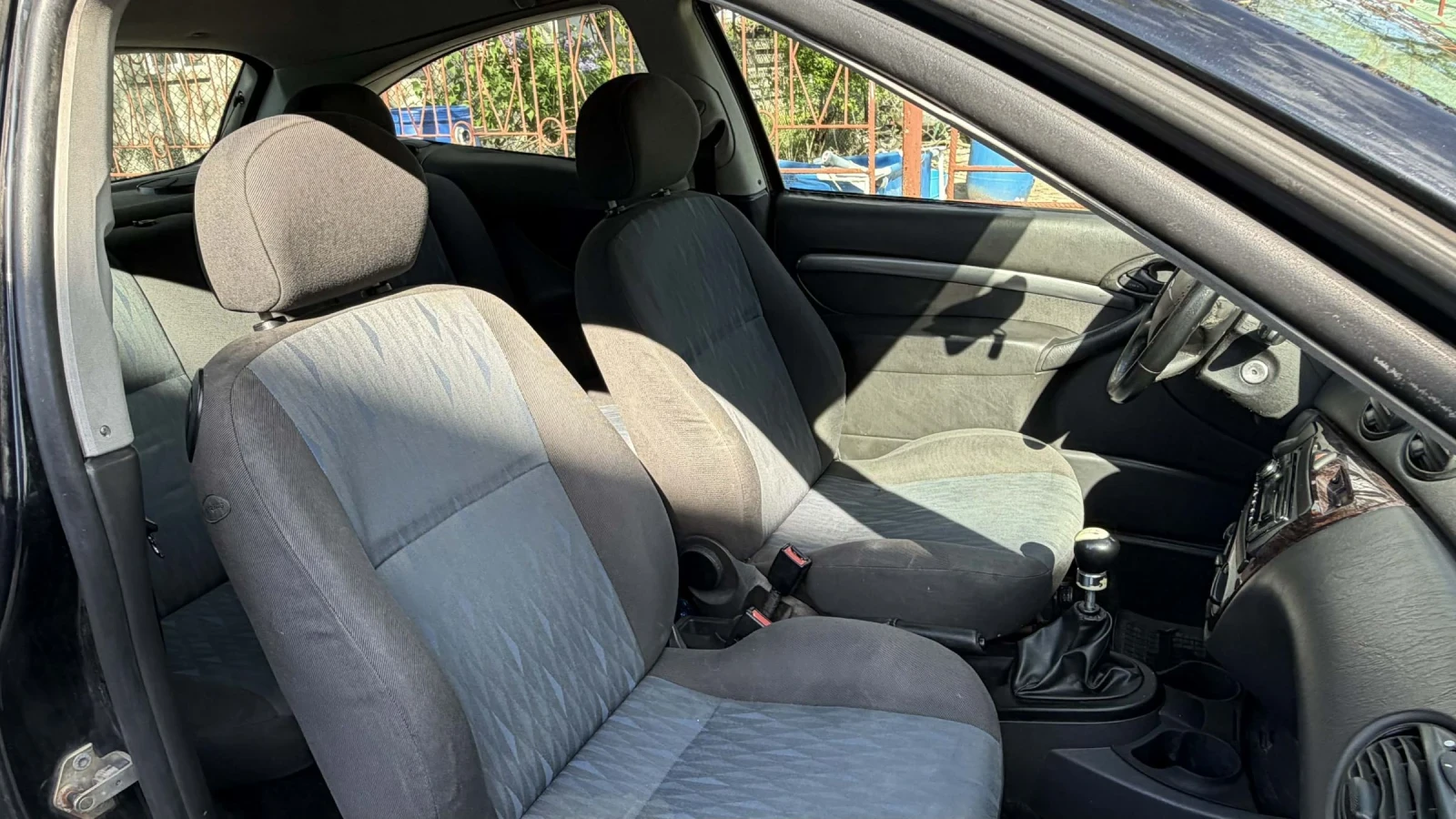 Ford Focus 1.6 101 / LPG, снимка 11 - Автомобили и джипове - 54389879