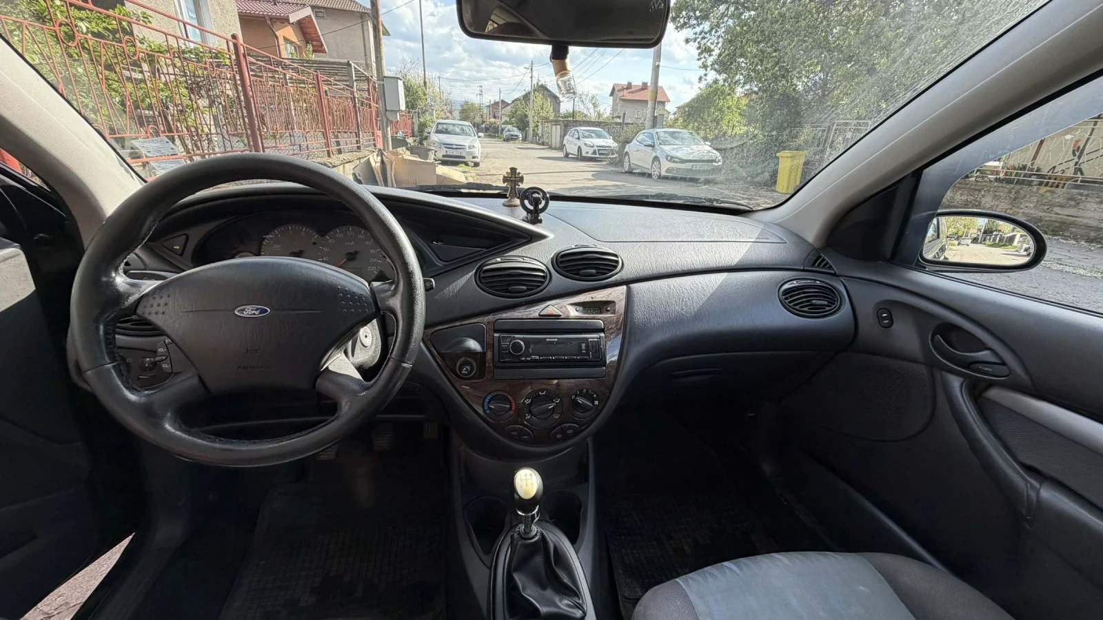 Ford Focus 1.6 101 / LPG, снимка 9 - Автомобили и джипове - 54389879
