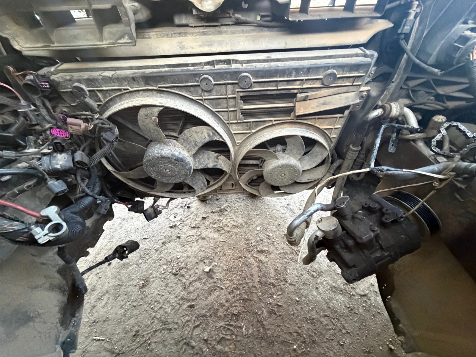 VW Touran, снимка 8 - Автомобили и джипове - 54543941