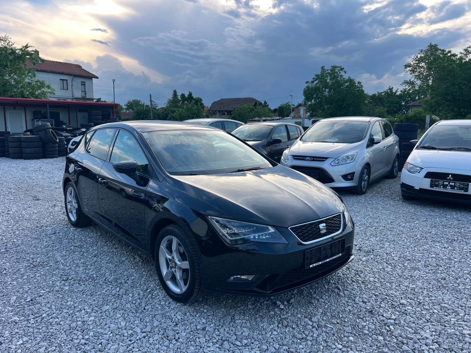 Seat Leon 1.6 тди 90 коня 2016година хечбек евро 6, снимка 2 - Автомобили и джипове - 54774355