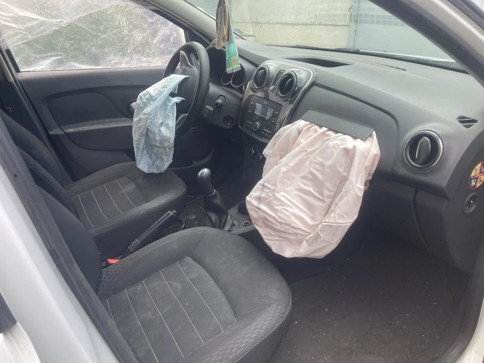 Dacia Sandero 1.5, снимка 6 - Автомобили и джипове - 55008202