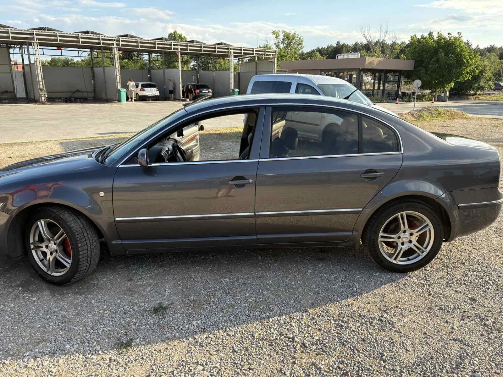 Skoda Superb, снимка 3 - Автомобили и джипове - 55192383