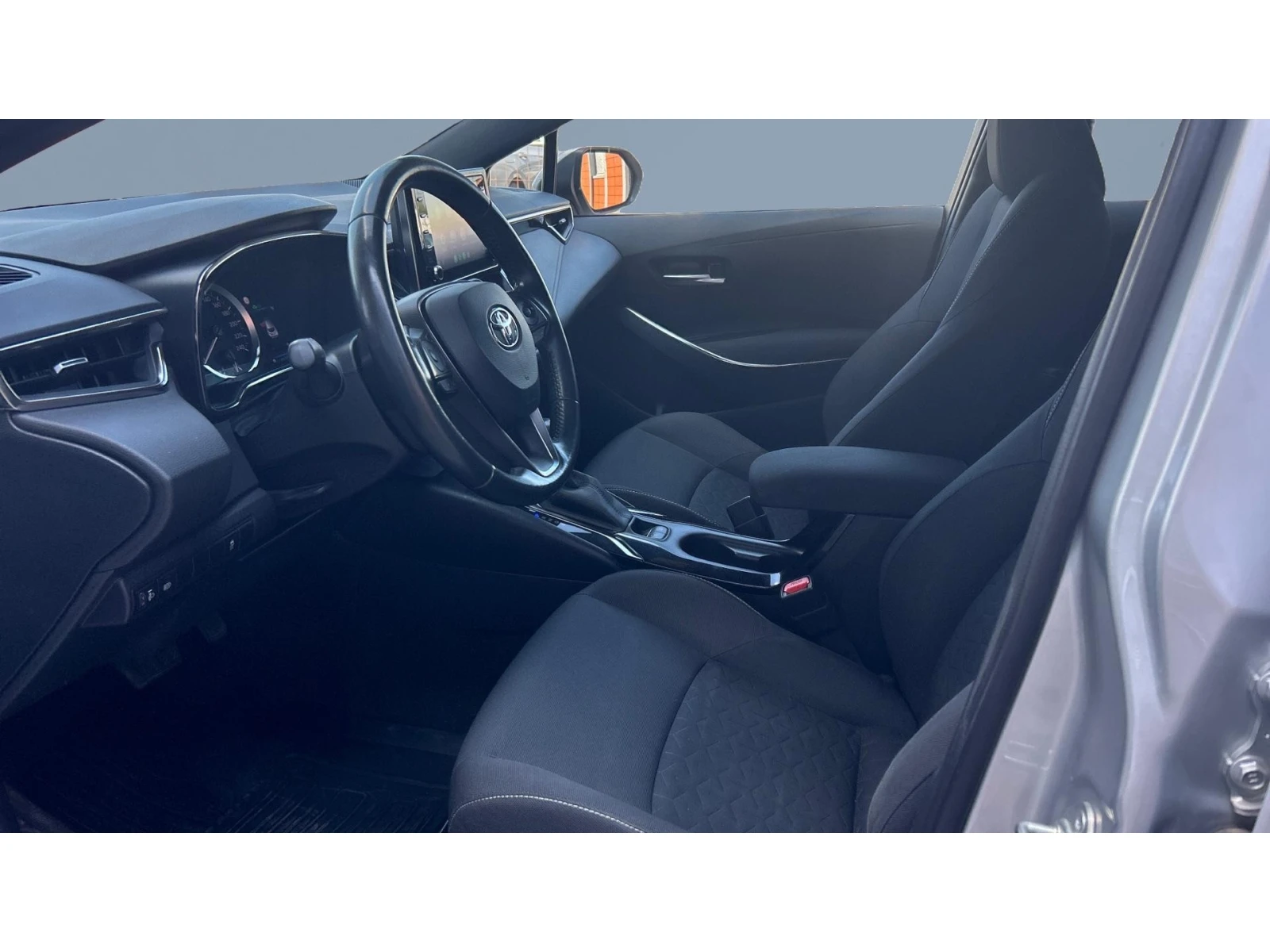Toyota Corolla 1. 8 HSD Comfort+ , Месечна вноска от 199  , снимка 9 - Автомобили и джипове - 55251935