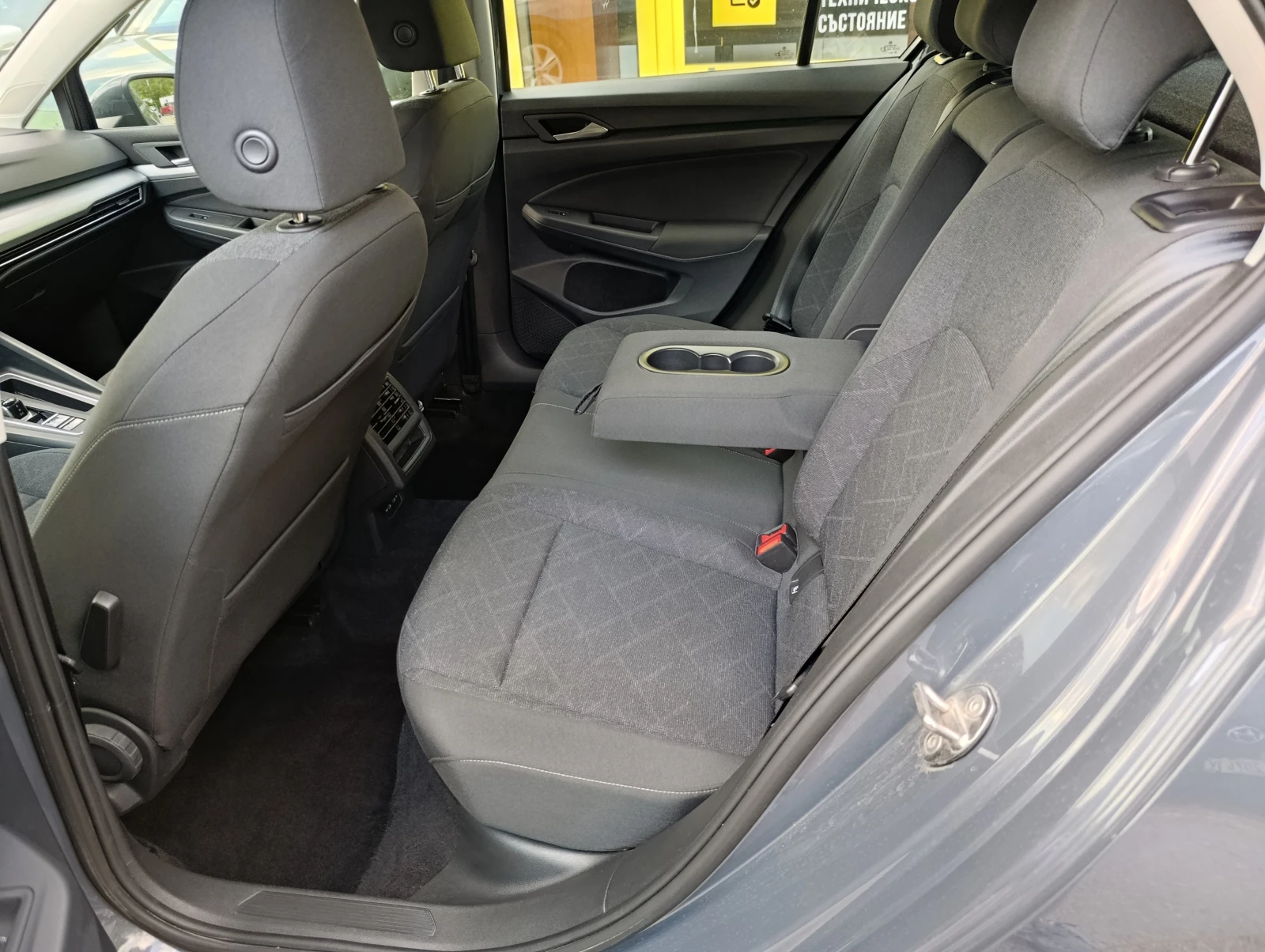 VW Golf 1.5 e-TSI DSG Закупен от БГ, снимка 8 - Автомобили и джипове - 55584621