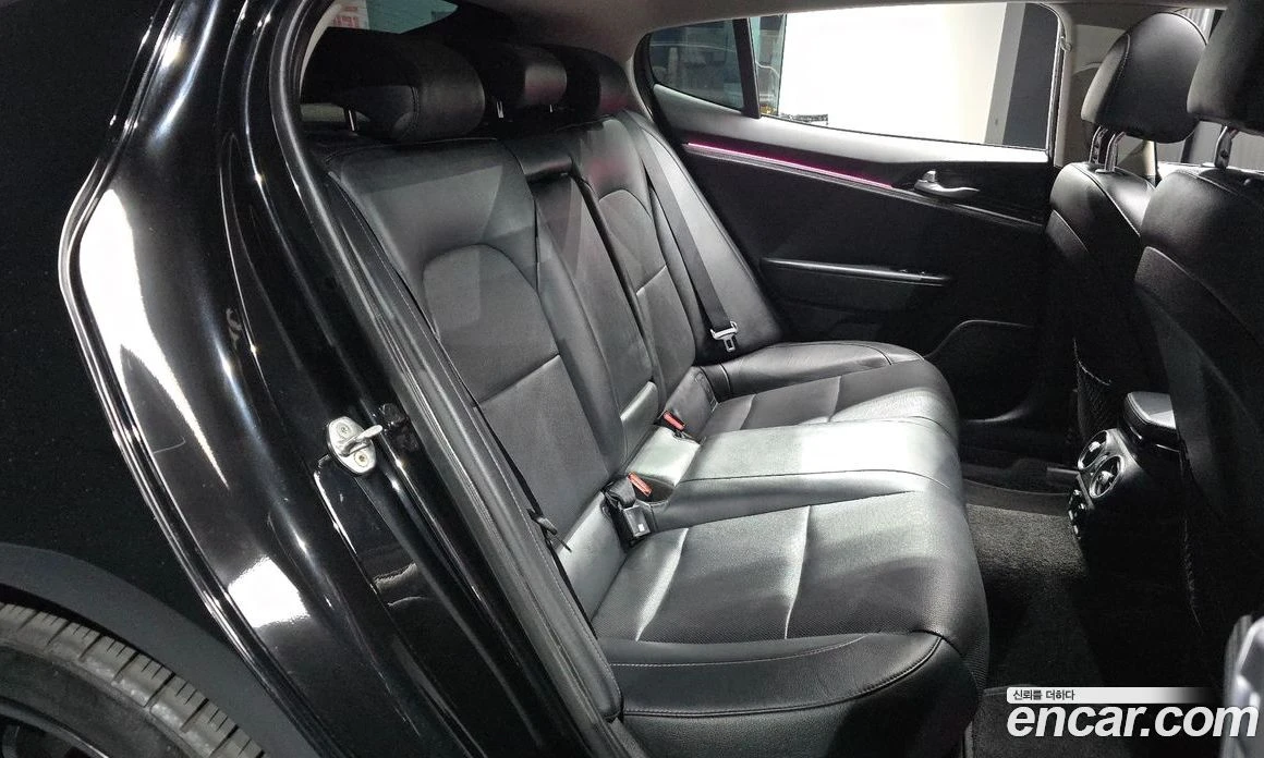 Kia Stinger 2.0 Turbo 2WD Platinum, снимка 17 - Автомобили и джипове - 55676736