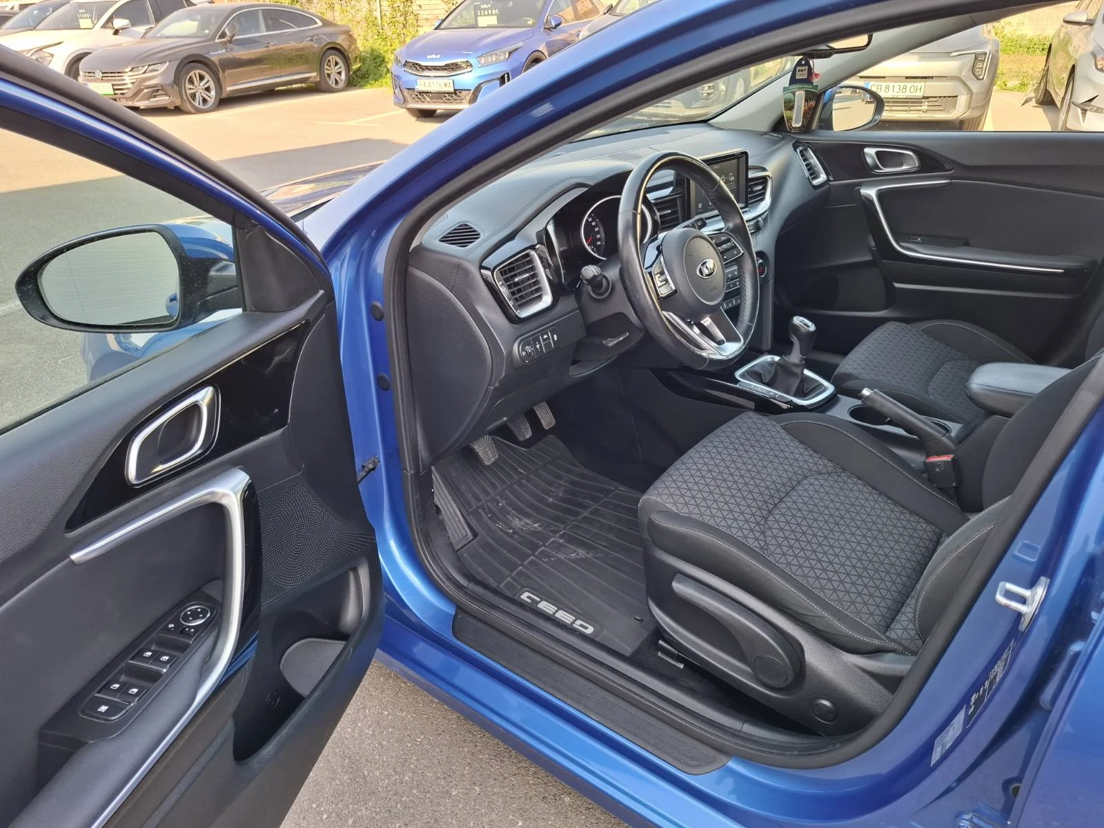 Kia Ceed 1.4 T-gdi , снимка 9 - Автомобили и джипове - 55901597