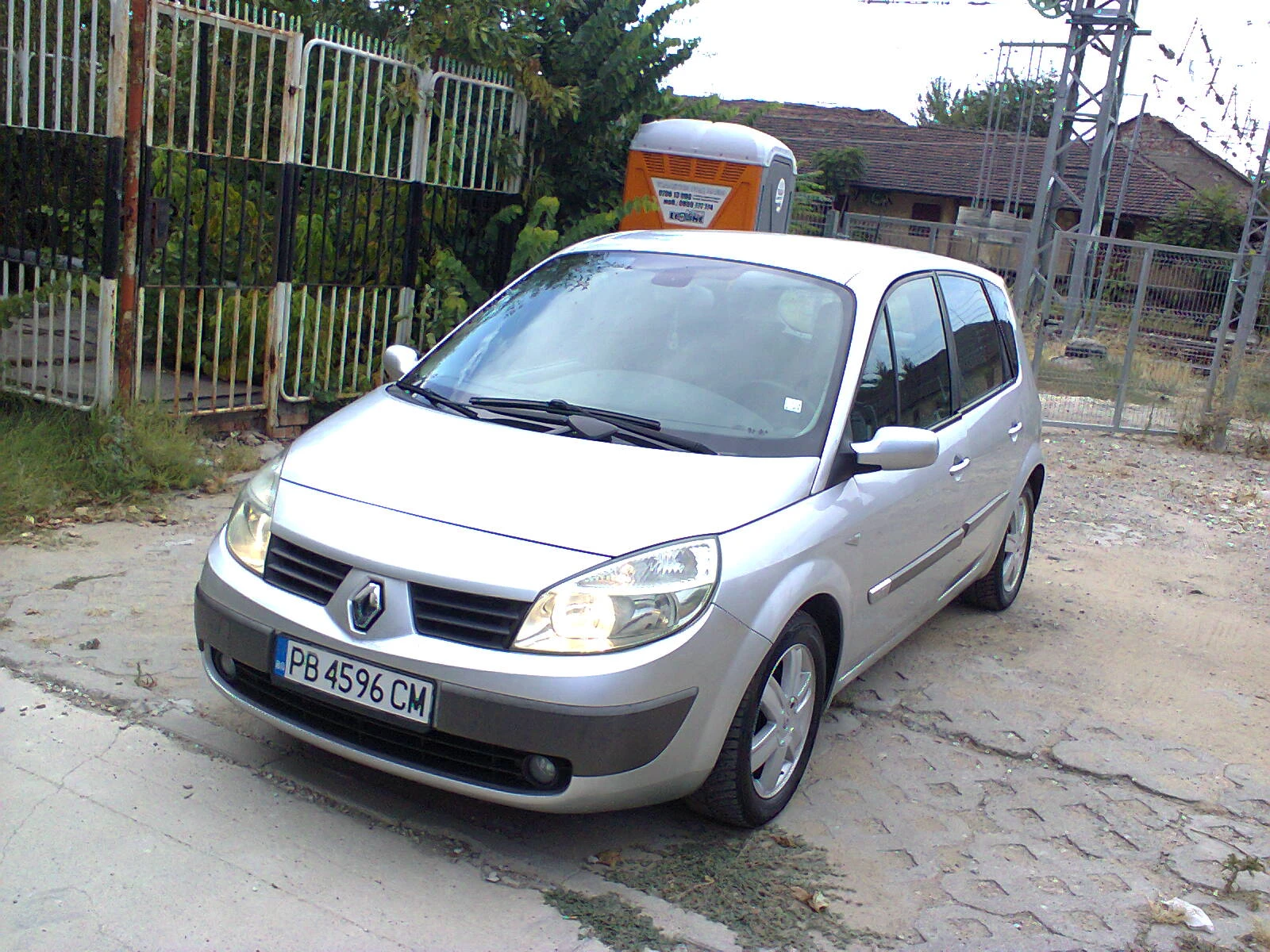 Renault Scenic 1.5 Тdci-86 коня* * КЛИМА* * , снимка 2 - Автомобили и джипове - 56046980