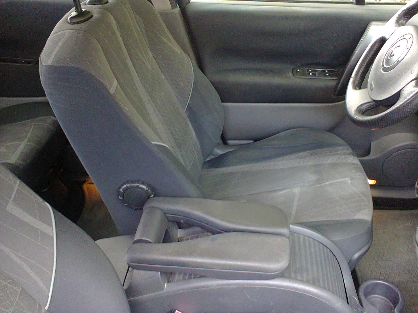 Renault Scenic 1.5 Тdci-86 коня* * КЛИМА* * , снимка 14 - Автомобили и джипове - 56046980