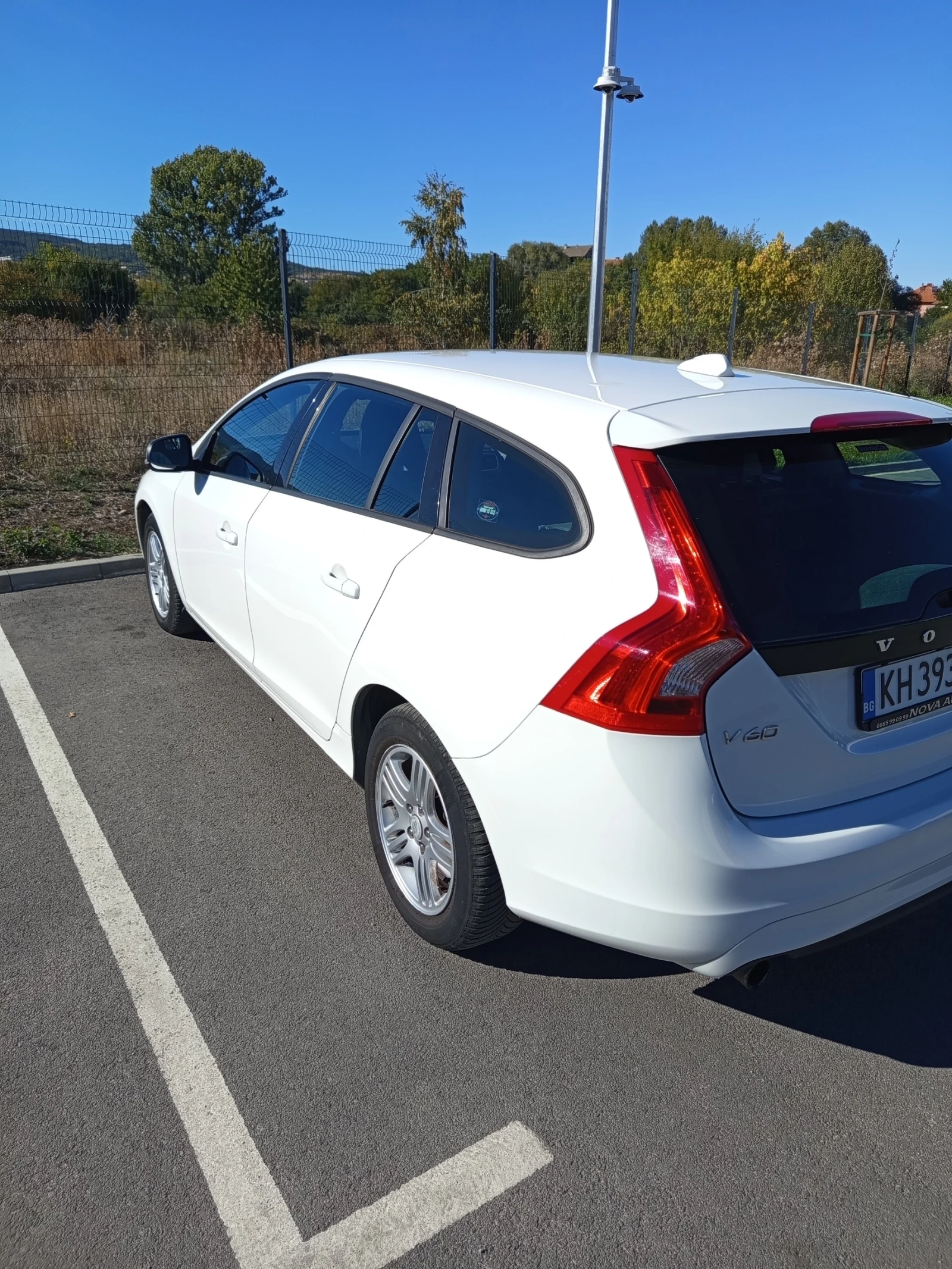 Volvo V60 D-2, снимка 3 - Автомобили и джипове - 56414437