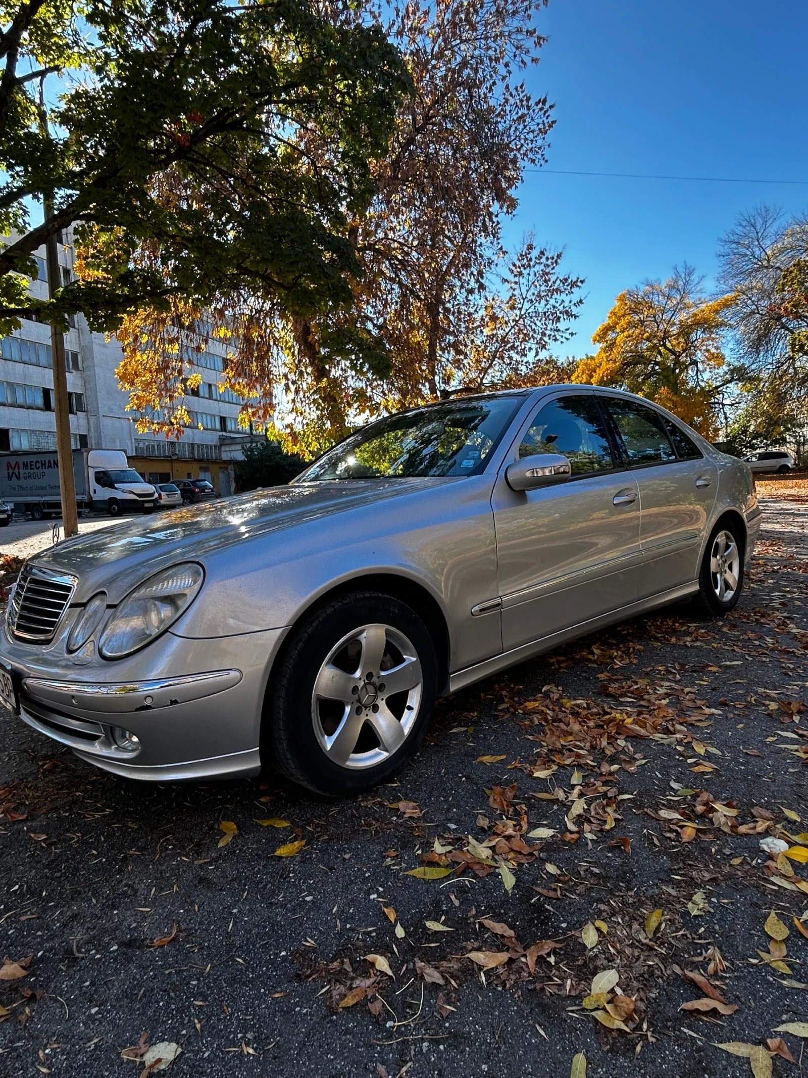 Mercedes-Benz E 320, снимка 8 - Автомобили и джипове - 56543656