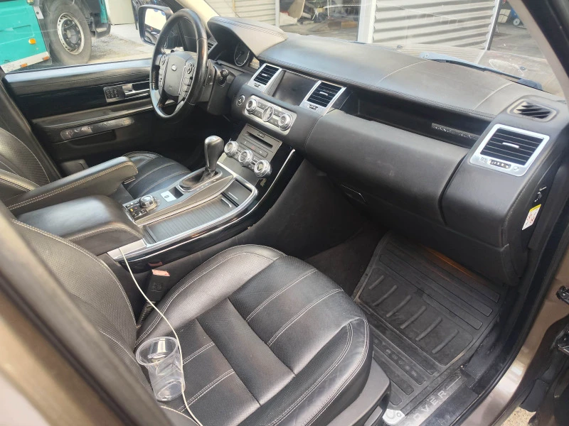 Land Rover Range Rover Sport 3.0D. V6, снимка 9 - Автомобили и джипове - 49525183