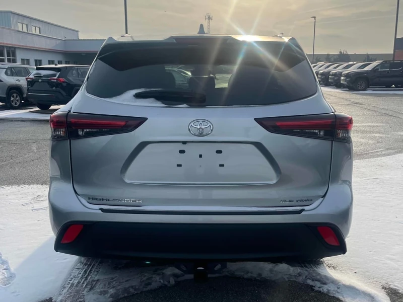 Toyota Highlander * AWD * CARFAX * БЕЗ ПЪРВОНАЧАЛНА ВНОСКА, снимка 4 - Автомобили и джипове - 52959348