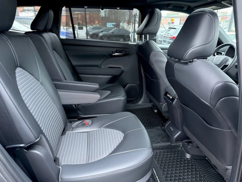 Toyota Highlander XSE AWD| V6| 7 PASS| ONLY 16K KM| , снимка 16 - Автомобили и джипове - 53033119