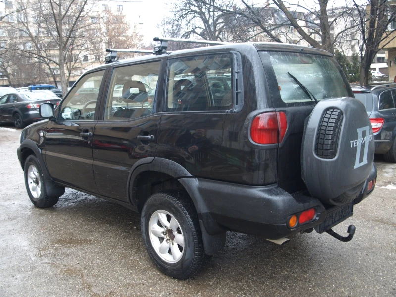 Nissan Terrano 2.7* TDI* 125кс* КЛИМА* , снимка 4 - Автомобили и джипове - 53236551