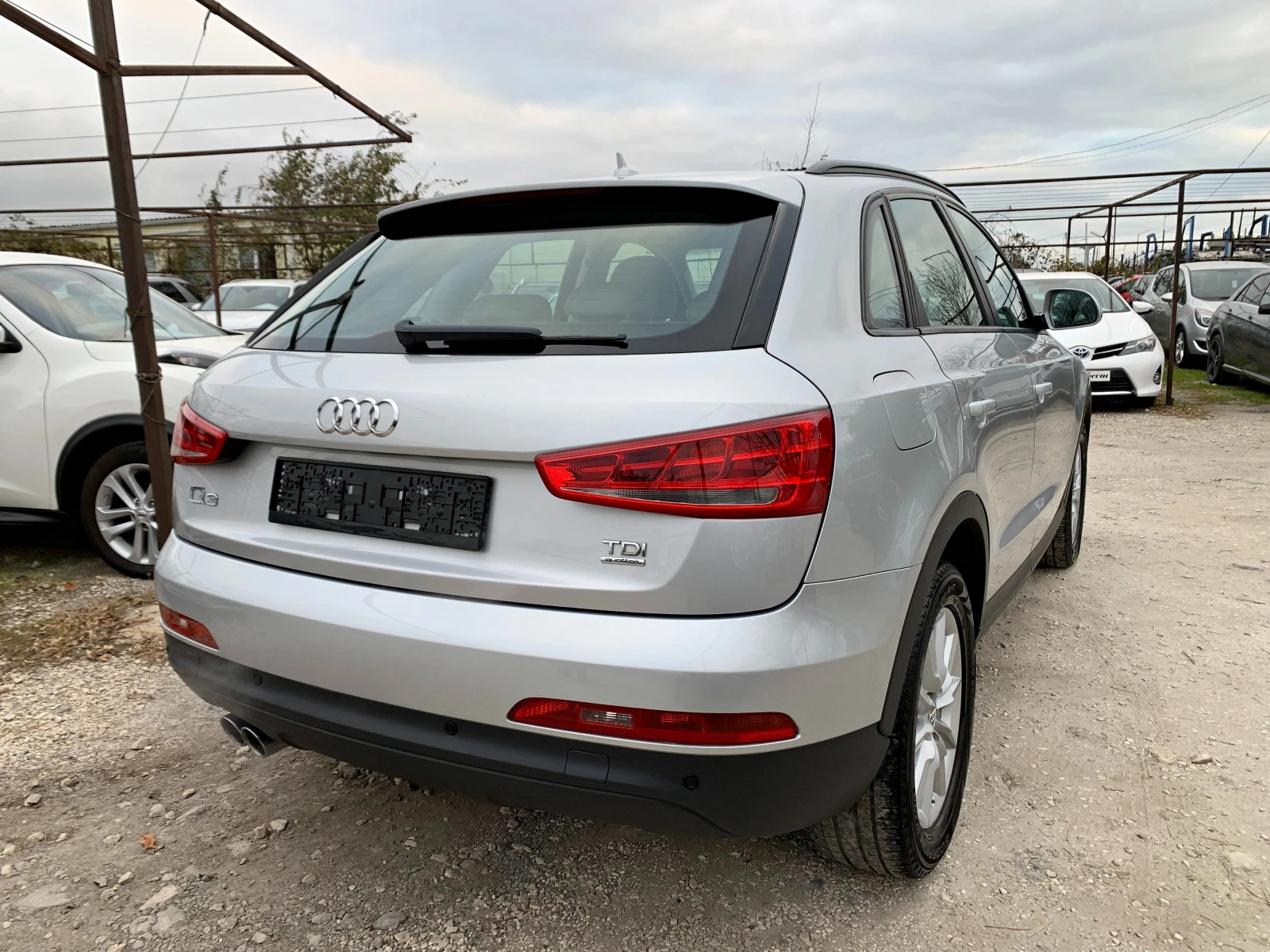 Audi Q3 2.0TDI АВТОМАТИК 4Х4 - изображение 4