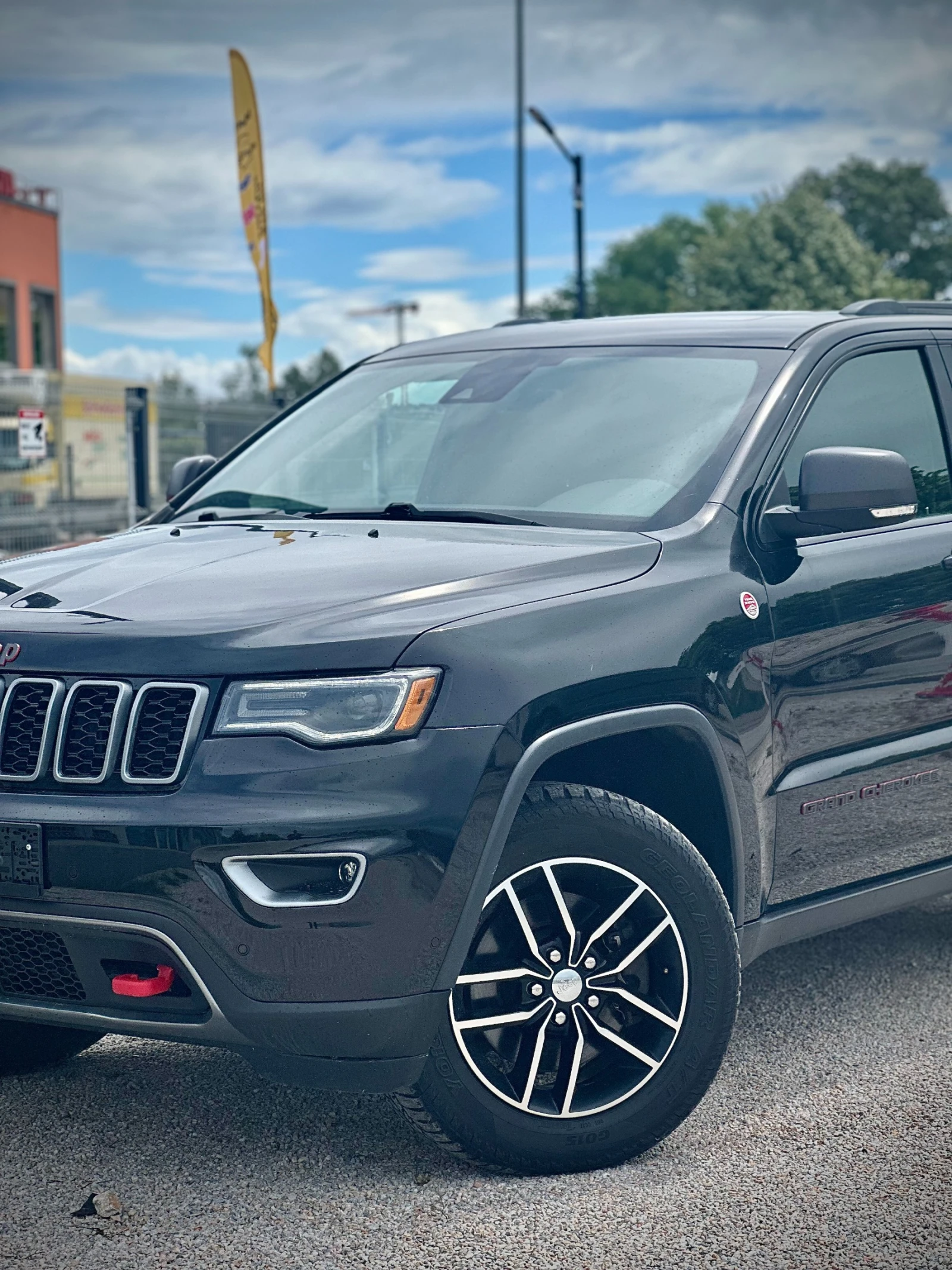 Jeep Grand cherokee TRAILHAWK 5.7 HEMI 0.0% ОСКЪПЯВАНЕ/ 980ЛВ/МЕСЕЦ - изображение 2