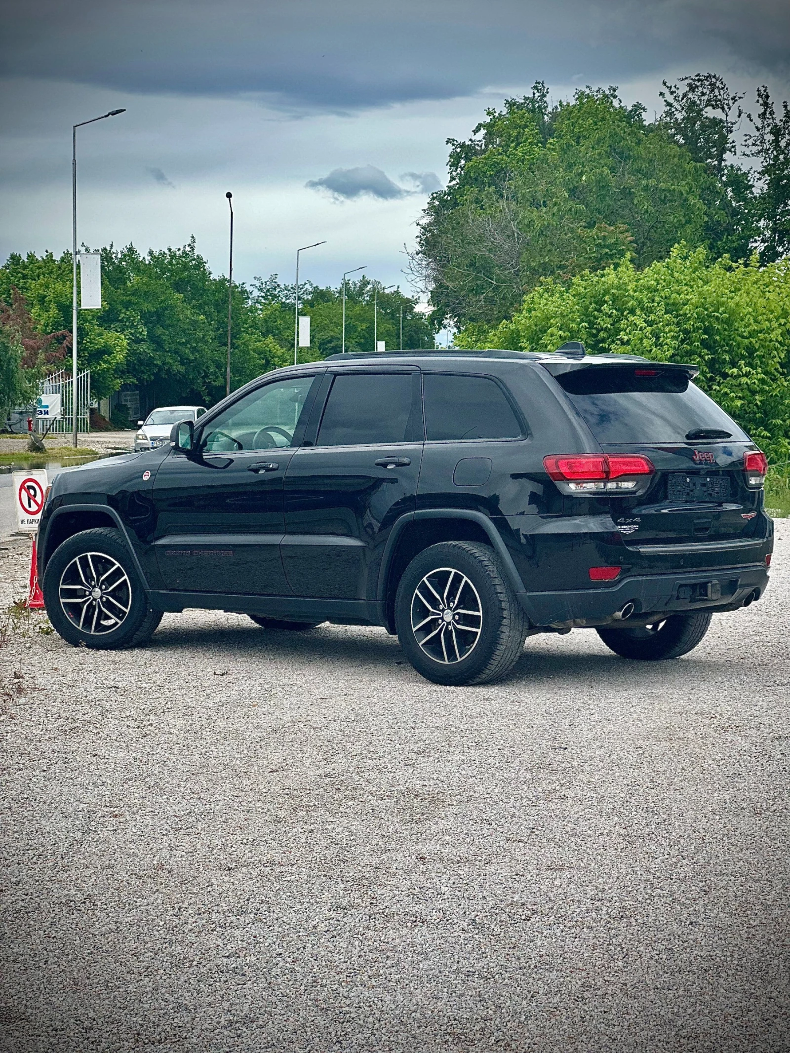 Jeep Grand cherokee TRAILHAWK 5.7 HEMI 0.0% ОСКЪПЯВАНЕ/ 980ЛВ/МЕСЕЦ - изображение 9